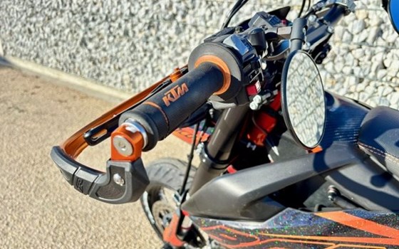 Gebrauchtmotorrad KTM 690 SMC R - Bild 5