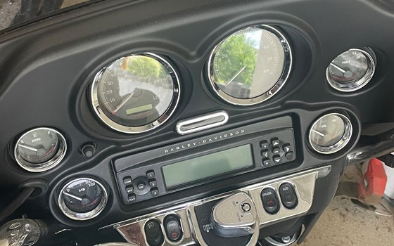 Gebrauchtmotorrad Harley-Davidson Electra Glide Ultra Classic FLHTCU - Bild 6