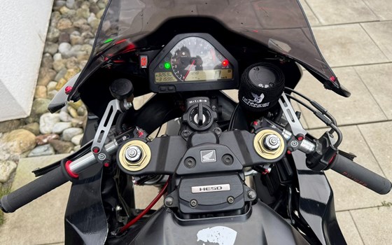 Gebrauchtmotorrad Honda CBR1000RR Fireblade - Bild 10