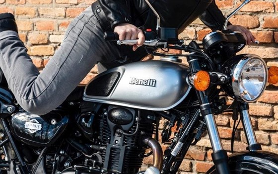 Neufahrzeug Benelli Imperiale 400 - Bild 10