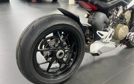 Gebrauchtmotorrad Ducati Streetfighter V4 - Bild 11