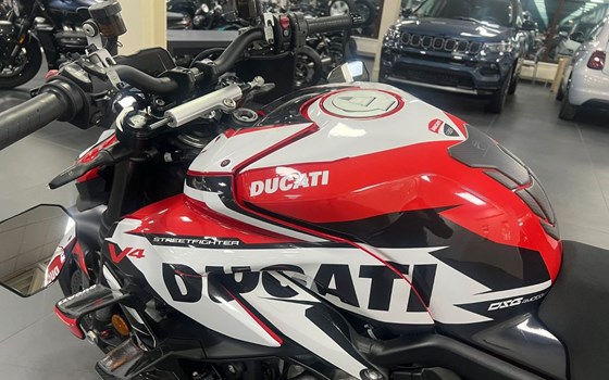 Gebrauchtmotorrad Ducati Streetfighter V4 - Bild 12