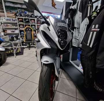 Gebrauchtmotorrad Suzuki GSX-8R - Bild 4
