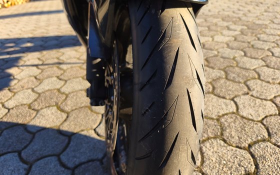 Gebrauchtmotorrad Honda CBR 900 RR Fireblade - Bild 2