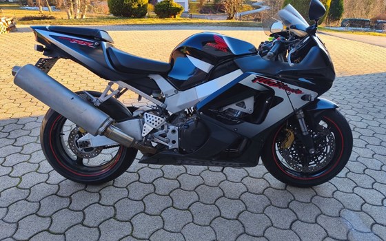 Gebrauchtmotorrad Honda CBR 900 RR Fireblade - Bild 3