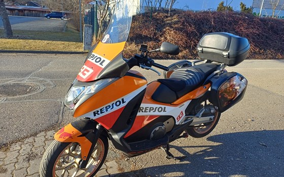 Gebrauchtmotorrad Honda Integra - Bild 1