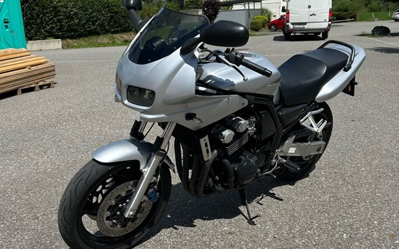Gebrauchtmotorrad Yamaha FZS 600 Fazer - Bild 3