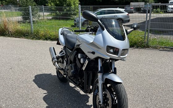 Gebrauchtmotorrad Yamaha FZS 600 Fazer - Bild 2