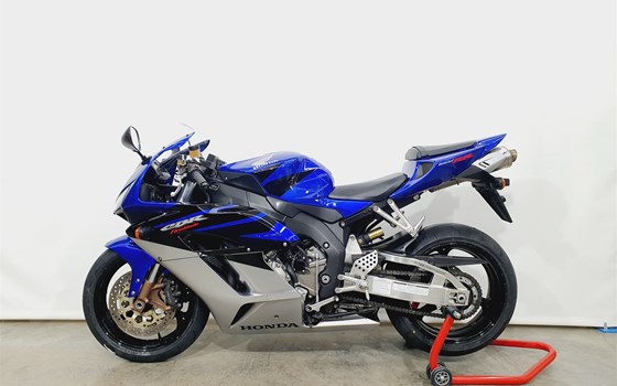 Gebrauchtmotorrad Honda CBR1000RR Fireblade - Bild 5
