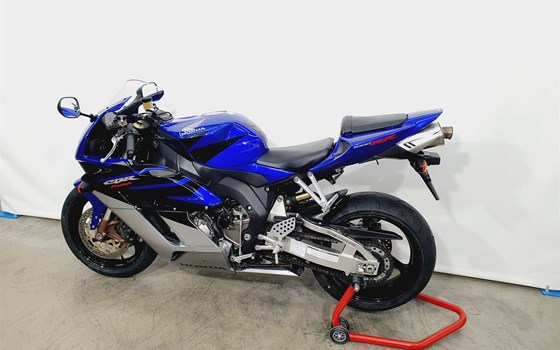 Gebrauchtmotorrad Honda CBR1000RR Fireblade - Bild 7