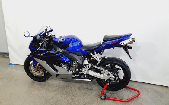 Gebrauchtmotorrad Honda CBR1000RR Fireblade - Bild 7