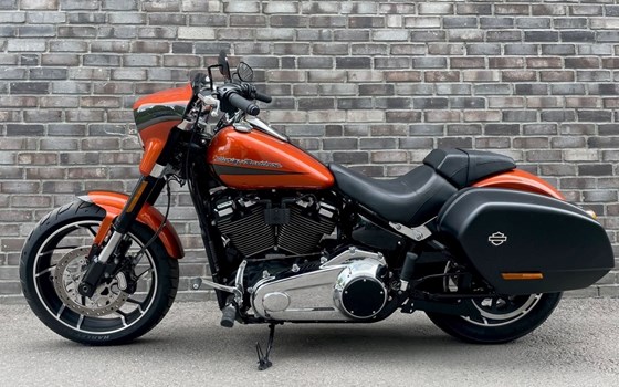 Gebrauchtmotorrad Harley-Davidson Softail Sport Glide FLSB - Bild 1