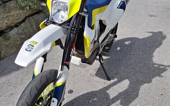 Gebrauchtmotorrad Husqvarna 701 Supermoto - Bild 3