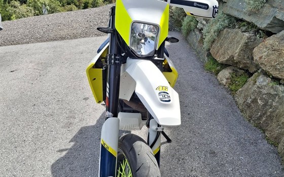 Gebrauchtmotorrad Husqvarna 701 Supermoto - Bild 5