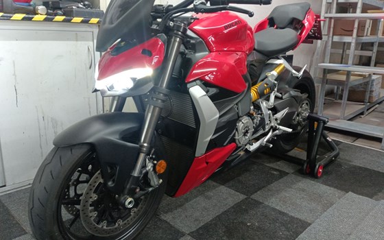Gebrauchtmotorrad Ducati Streetfighter V2 - Bild 1