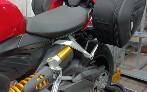 Gebrauchtmotorrad Ducati Streetfighter V2 - Bild 4