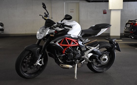 Gebrauchtmotorrad MV Agusta Brutale 800 - Bild 2
