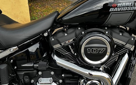 Gebrauchtmotorrad Harley-Davidson Softail Sport Glide FLSB - Bild 3