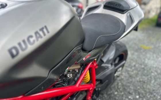 Gebrauchtmotorrad Ducati Streetfighter S - Bild 8