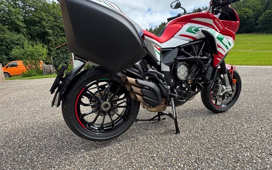 Gebrauchtmotorrad MV Agusta Turismo Veloce 800 - Bild 4