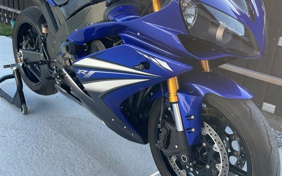Gebrauchtmotorrad Yamaha YZF-R1SP - Bild 2