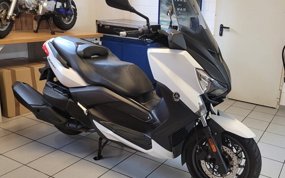 Gebrauchtmotorrad Yamaha XMAX 400 - Bild 1