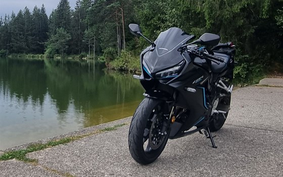 Gebrauchtmotorrad Honda CBR650R - Bild 1