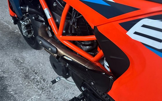 Gebrauchtmotorrad KTM 690 SMC R - Bild 6