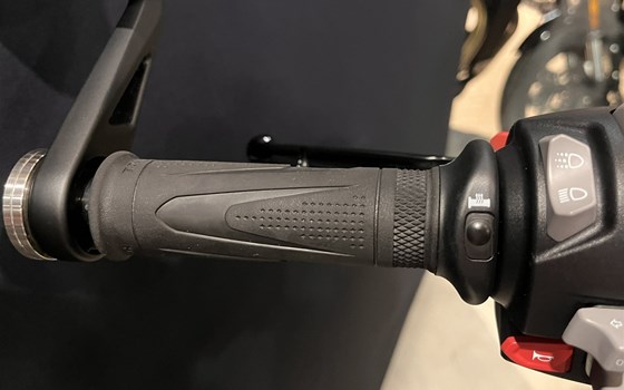 Gebrauchtmotorrad Triumph Rocket 3 Storm R - Bild 5