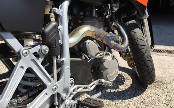 Gebrauchtmotorrad KTM 640 LC4 Supermoto - Bild 10