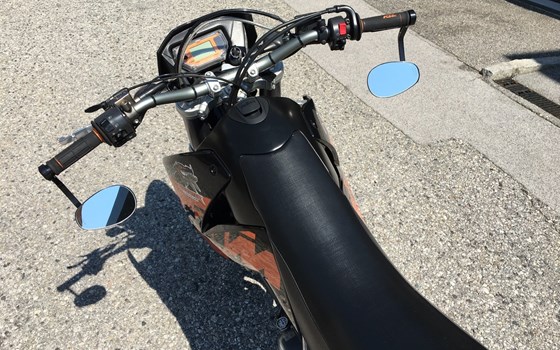 Gebrauchtmotorrad KTM 640 LC4 Supermoto - Bild 13