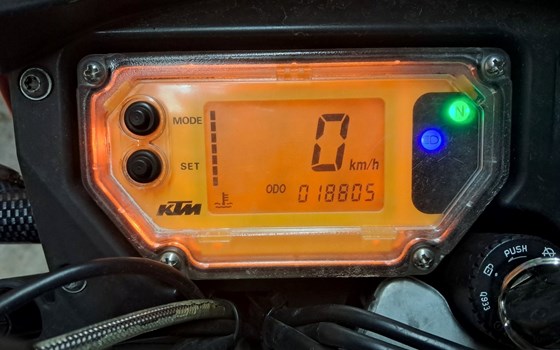 Gebrauchtmotorrad KTM 640 LC4 Supermoto - Bild 2