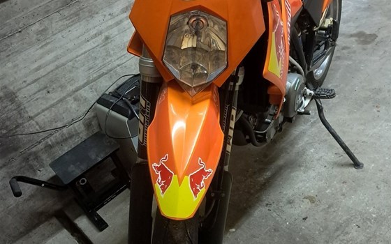 Gebrauchtmotorrad KTM 640 LC4 Supermoto - Bild 5