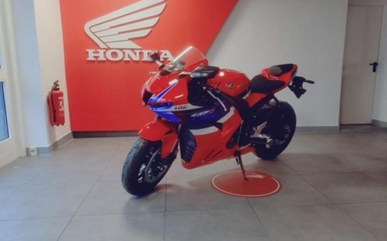 Gebrauchtmotorrad Honda CBR1000RR-R Fireblade - Bild 2