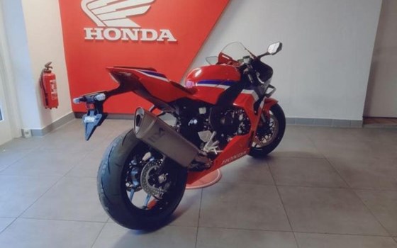 Gebrauchtmotorrad Honda CBR1000RR-R Fireblade - Bild 3