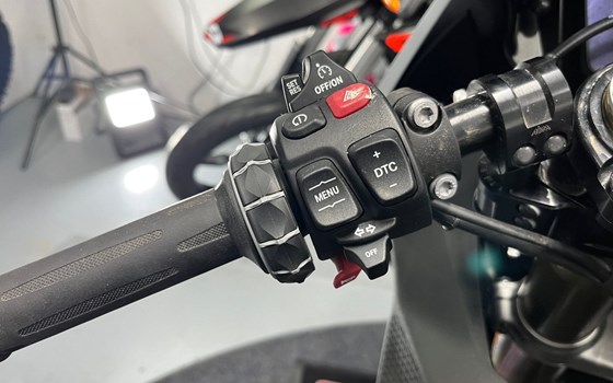 Gebrauchtmotorrad BMW S 1000 RR - Bild 8