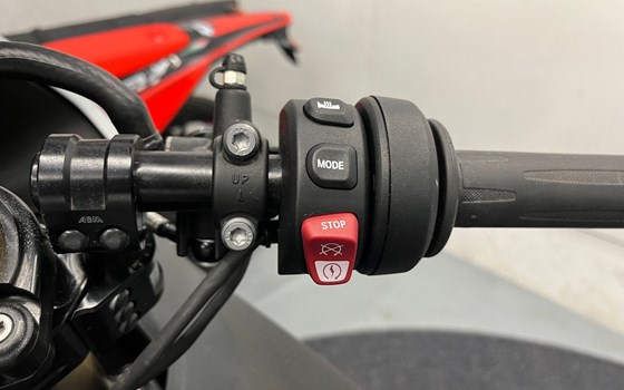 Gebrauchtmotorrad BMW S 1000 RR - Bild 9