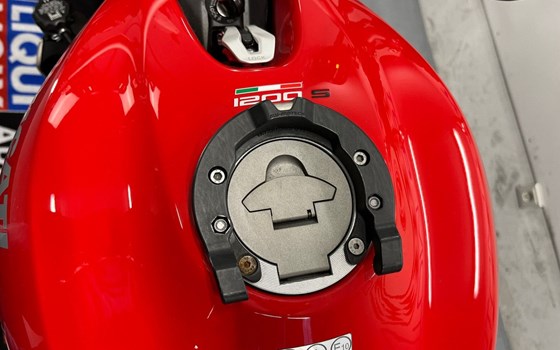 Gebrauchtmotorrad Ducati Monster 1200 S - Bild 8