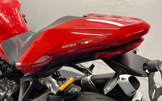 Gebrauchtmotorrad Ducati Monster 1200 S - Bild 9