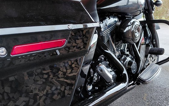 Gebrauchtmotorrad Harley-Davidson Street Glide FLHX - Bild 2