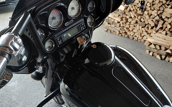 Gebrauchtmotorrad Harley-Davidson Street Glide FLHX - Bild 5