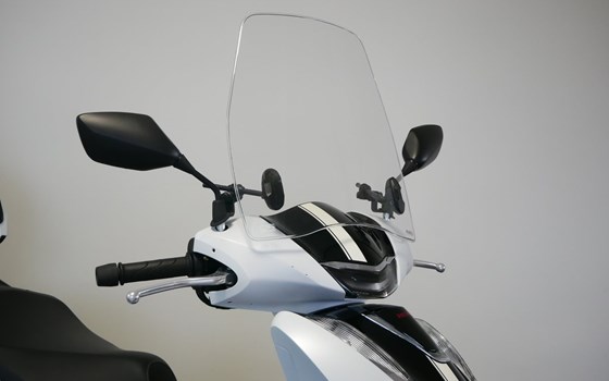 Gebrauchtmotorrad Honda SH125i - Bild 7