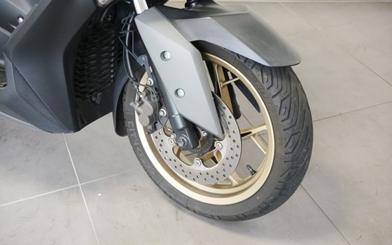 Gebrauchtmotorrad Yamaha XMAX 300 Tech MAX - Bild 6