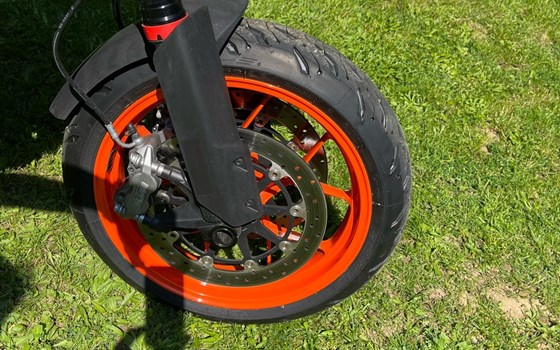 Gebrauchtmotorrad KTM 890 SMT - Bild 2