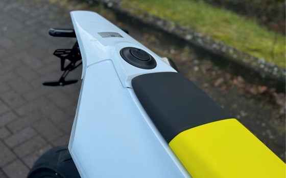 Neufahrzeug Husqvarna 701 Supermoto - Bild 17