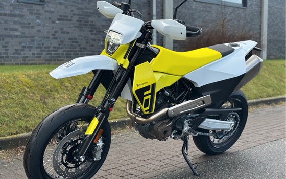 Neufahrzeug Husqvarna 701 Supermoto - Bild 5