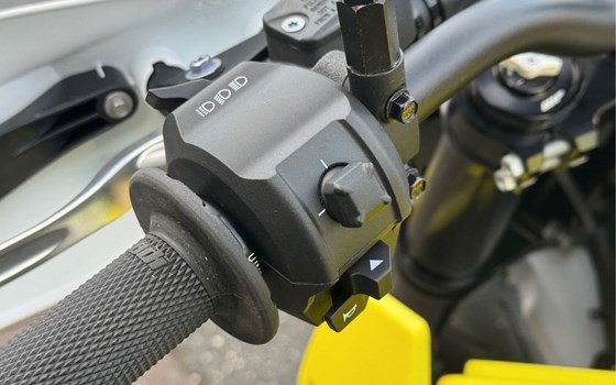 Neufahrzeug Husqvarna 701 Supermoto - Bild 9
