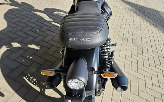 Neufahrzeug Moto Guzzi V7 Stone - Bild 13