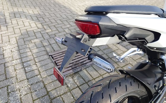 Gebrauchtmotorrad Honda CB125R - Bild 3