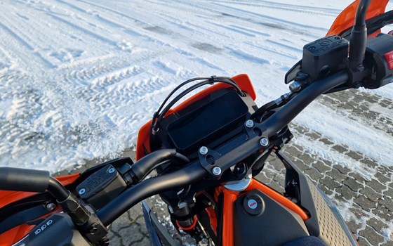 Neufahrzeug KTM 690 SMC R - Bild 4